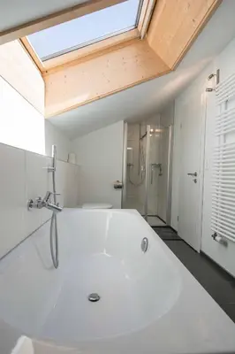 Ein Badezimmer in der Unterkunft Im Zentrum OG