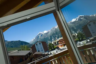 Ein allgemeiner Bergblick oder ein Berglick von der Ferienwohnung aus