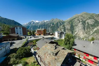 Ein allgemeiner Bergblick oder ein Berglick von der Ferienwohnung aus