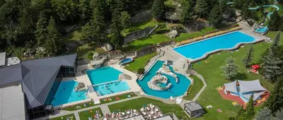 Der Swimmingpool an oder in der Nähe von Haus Sarah