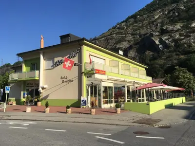Ein allgemeiner Bergblick oder ein Berglick von des Bed & Breakfasts aus