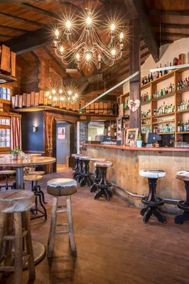 Lounge oder Bar in der Unterkunft Hotel Burgener