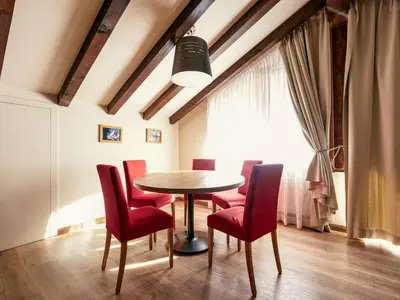 Ein Sitzbereich in der Unterkunft Hotel Ambassador Zermatt