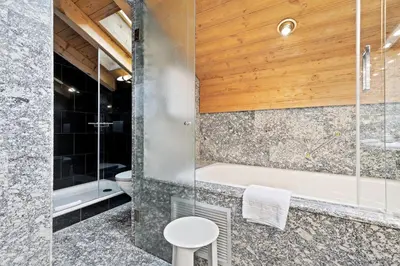 Ein Badezimmer in der Unterkunft Grand Hotel Zermatterhof