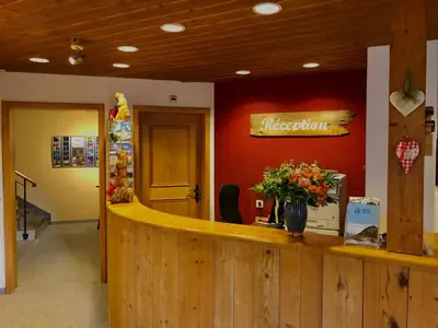 Lobby/Rezeption in der Unterkunft Hotel Châlet Du Lac
