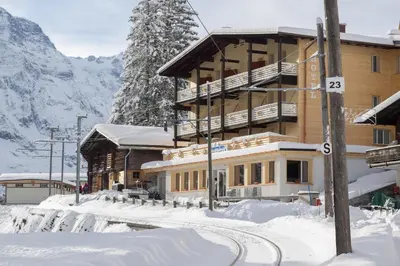 Ein allgemeiner Bergblick oder ein Berglick von der Pension aus