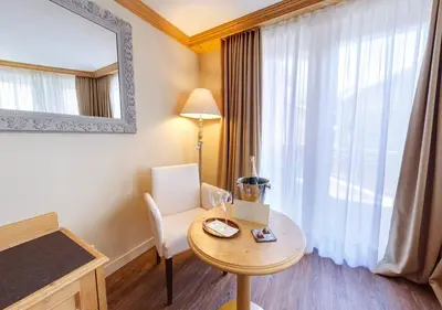 Ein Sitzbereich in der Unterkunft Hotel Albatros