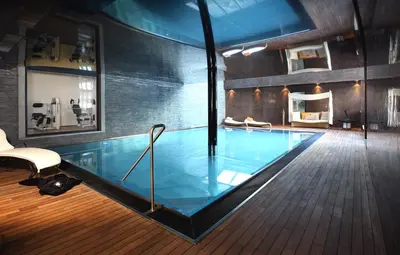Der Swimmingpool an oder in der Nähe von Firefly Luxury Suites