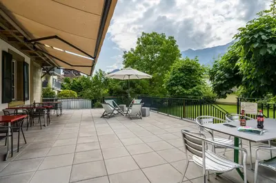 Ein allgemeiner Bergblick oder ein Berglick von des Hostels aus