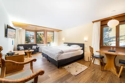 Ein Bett oder Betten in einem Zimmer der Unterkunft Hotel Allalin Saas-Fee