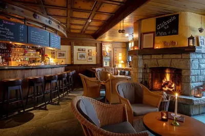 Lounge oder Bar in der Unterkunft Hotel Pollux