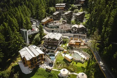 Blick auf CERVO Mountain Resort aus der Vogelperspektive
