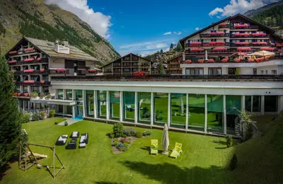 Ein allgemeiner Bergblick oder ein Berglick von des Hotels aus