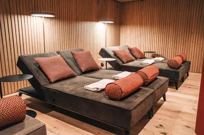 Ein Sitzbereich in der Unterkunft Swiss Alpine Hotel Allalin
