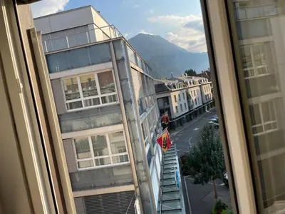 Ein allgemeiner Bergblick oder ein Berglick von der Ferienwohnung aus