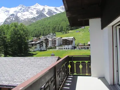 Ein allgemeiner Bergblick oder ein Berglick von der Ferienwohnung aus