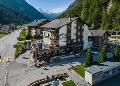 Ein allgemeiner Bergblick oder ein Berglick von des Hotels aus