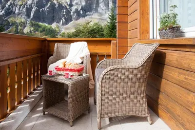 Ein allgemeiner Bergblick oder ein Berglick von des Chalets aus
