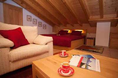 Ein Sitzbereich in der Unterkunft Chalet Kliben