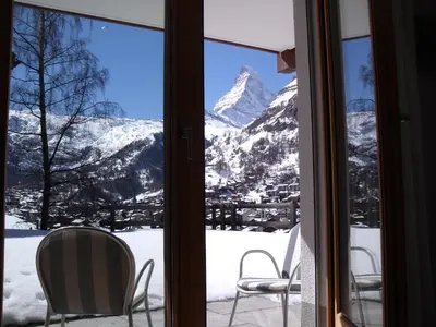 Ein allgemeiner Bergblick oder ein Berglick von der Ferienwohnung aus