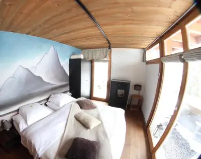 Ein Bett oder Betten in einem Zimmer der Unterkunft Les Mazots de la Source & Spa