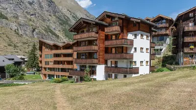 Ein allgemeiner Bergblick oder ein Berglick von der Ferienwohnung aus