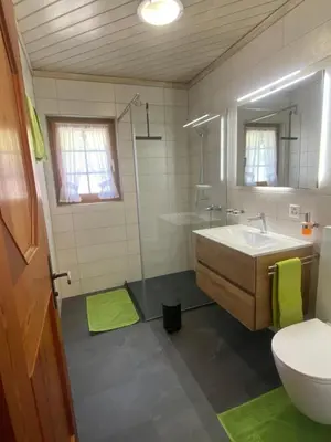 Ein Badezimmer in der Unterkunft Apartments Sarazena