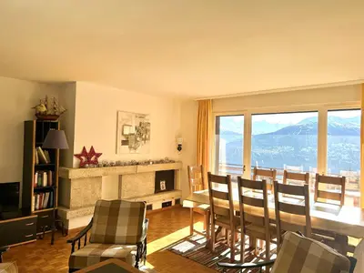 Ein allgemeiner Bergblick oder ein Berglick von der Ferienwohnung aus