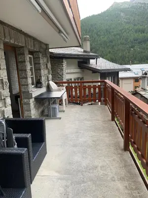 Ein allgemeiner Bergblick oder ein Berglick von der Ferienwohnung aus