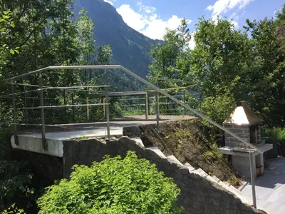 Ein allgemeiner Bergblick oder ein Berglick von des Chalets aus