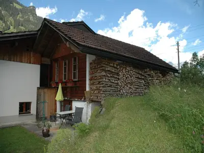 Das Gebäude in dem sich das Ferienhaus befindet
