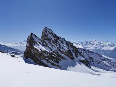 Ein allgemeiner Bergblick oder ein Berglick von der Ferienwohnung aus