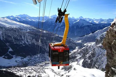 Ein allgemeiner Bergblick oder ein Berglick von der Ferienwohnung aus