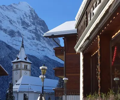 Ein allgemeiner Bergblick oder ein Berglick von des Hotels aus