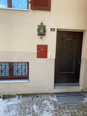 Eine Fassade oder ein Eingang zu Privatzimmer / bed & breakfast