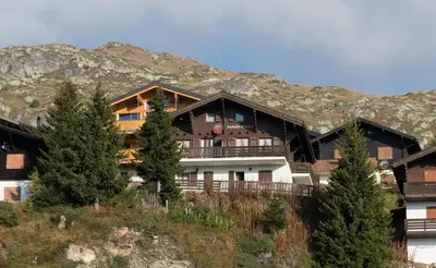 Ein allgemeiner Bergblick oder ein Berglick von der Ferienwohnung aus