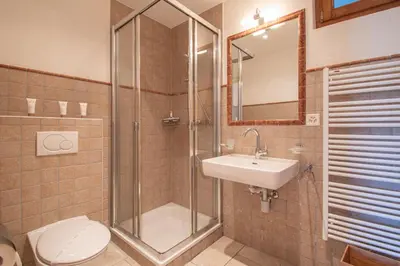 Ein Badezimmer in der Unterkunft Hirondelle JACUZZI & LUXURY chalet 12 pers by Alpvision Résidences