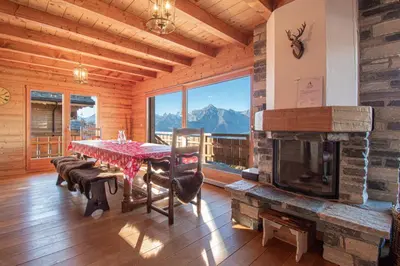 TV/Unterhaltungsangebot in der Unterkunft Hirondelle JACUZZI & LUXURY chalet 12 pers by Alpvision Résidences