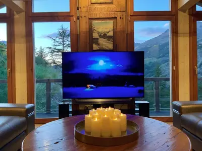 TV/Unterhaltungsangebot in der Unterkunft Stirling Luxury Chalet & Spa