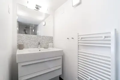 Ein Badezimmer in der Unterkunft Haus Kirchplatz 4 by Zermatt Premium Apartments
