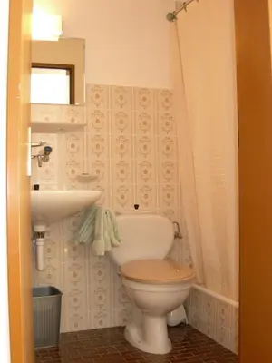 Ein Badezimmer in der Unterkunft Hotel Adler