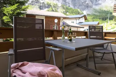 Ein allgemeiner Bergblick oder ein Berglick von des Hotels aus