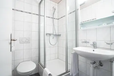 Ein Badezimmer in der Unterkunft Hotel Landhaus Adler