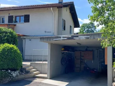 Das Gebäude in dem sich die Ferienwohnung befindet