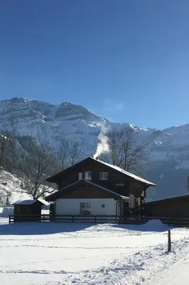 Ein allgemeiner Bergblick oder ein Berglick von der Ferienwohnung aus