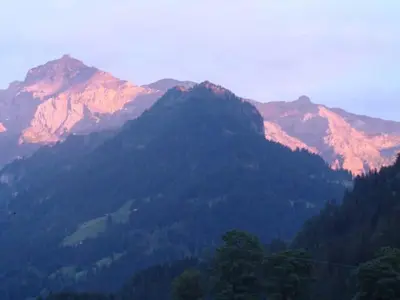 Ein allgemeiner Bergblick oder ein Berglick von der Ferienwohnung aus