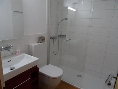 Ein Badezimmer in der Unterkunft Apartment Elena # 1 by Interhome