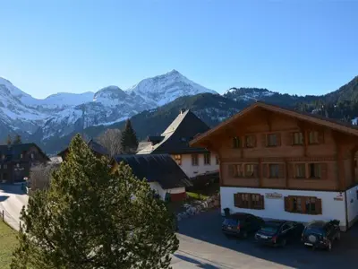 Ein allgemeiner Bergblick oder ein Berglick von der Ferienwohnung aus