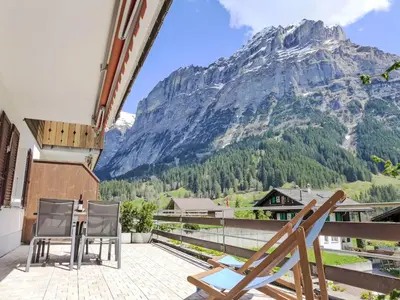Ein allgemeiner Bergblick oder ein Berglick von der Ferienwohnung aus