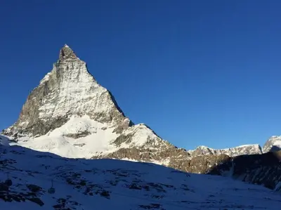 Ein allgemeiner Bergblick oder ein Berglick von der Ferienwohnung aus